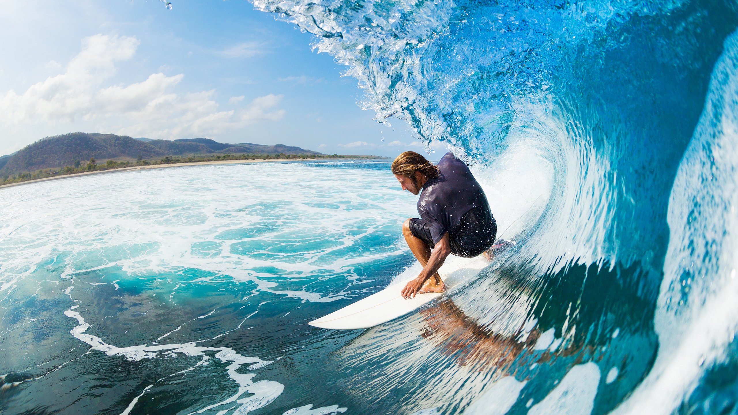 足球场地环保材料应用逐渐普及，足球场污染环境吗